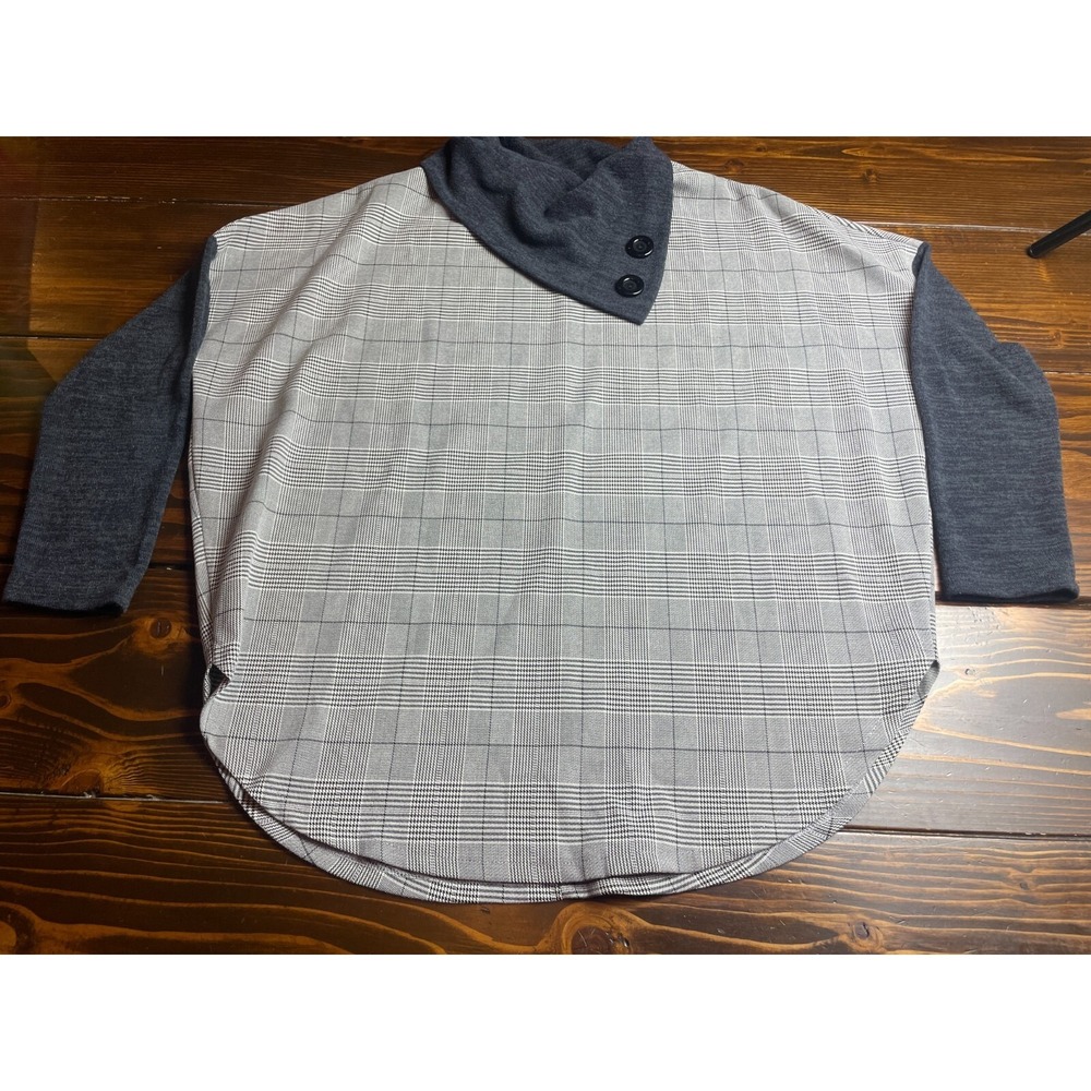 Chris & Carol Shawl Sweater Women's Size M Gray Black Plaid Buttoned Cowl Neck